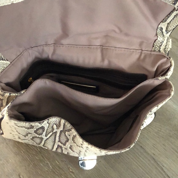 Sondra Roberts Leather Python print purse - Picture 6 of 8